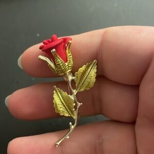 Anthropologie rose 🌹 flower 🌺 veteran brooch pin 📌